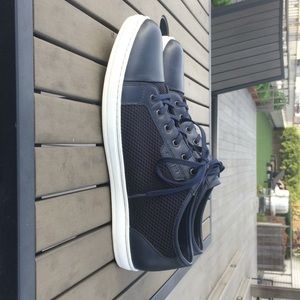 Kenneth Cole Shoes - Kenneth Cole Blue Mixed Platform Sneaker - Size 11 Kenneth Cole Shoes - Kenneth Cole Blue Mixed Platform Sneaker - Size 11